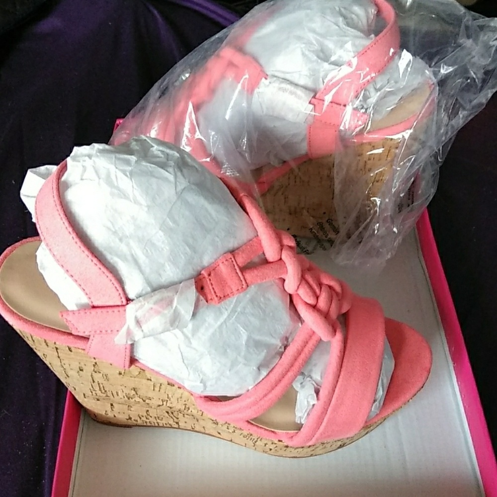 Coral wedge shoes